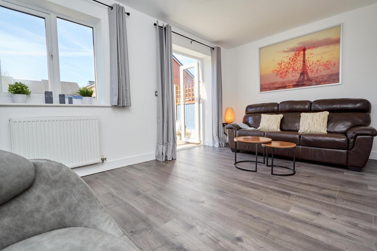 Cosy,Modern And Relaxing 3 Bedroom House With Parking Manchester Buitenkant foto