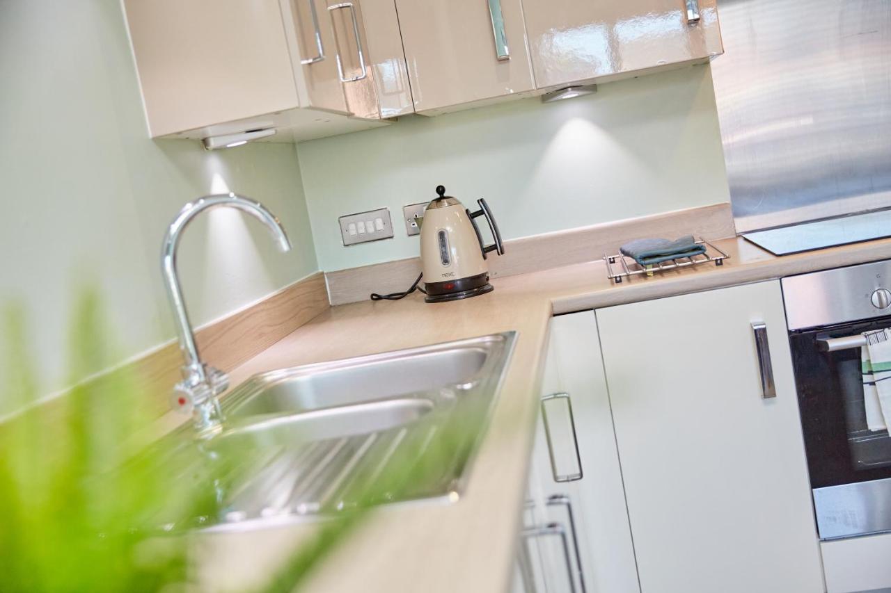 Cosy,Modern And Relaxing 3 Bedroom House With Parking Manchester Buitenkant foto